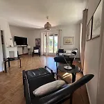 Semesterbostad View Palm Garden